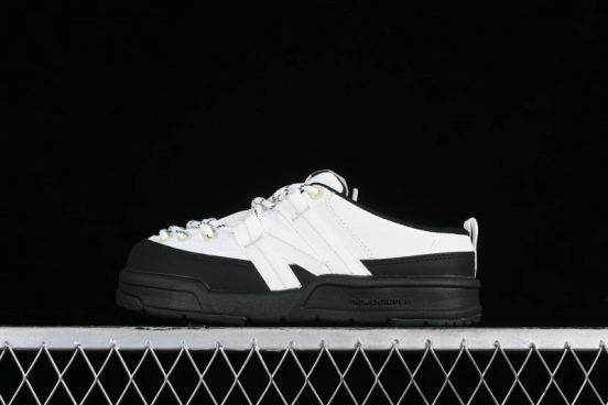 New Balance CRV CAP V2 Casual Sneakers with Flat Silhouette and Mesh Upper - SD3205IB2