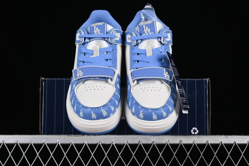 MLB NY Yankees Chunky Liner Lightweight Platform Sneakers with 6cm Height Increase - 3ASXLM13N07CBL