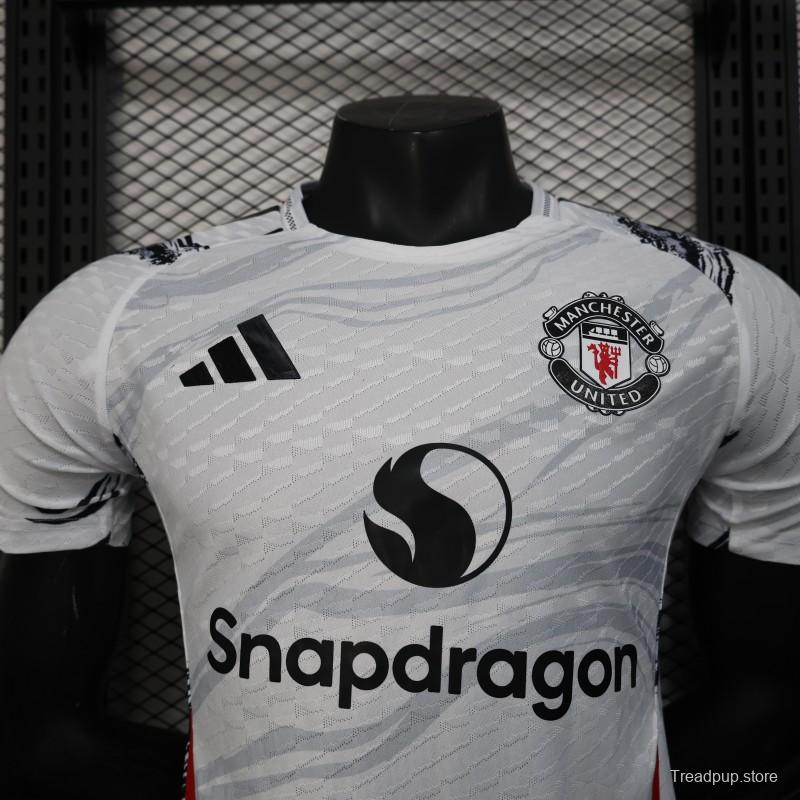 Player Version 25/26 Manchester United White with Marble Pattern and Snapdragon Sponsor Jersey