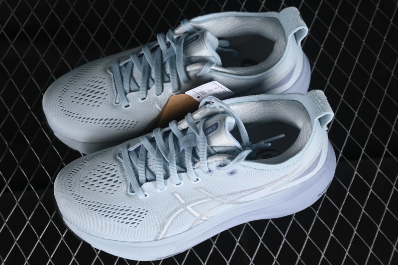 Asics Gel-Kayano 31 Running Shoes with Enhanced Cushioning and Breathable Design - 1012B670-022