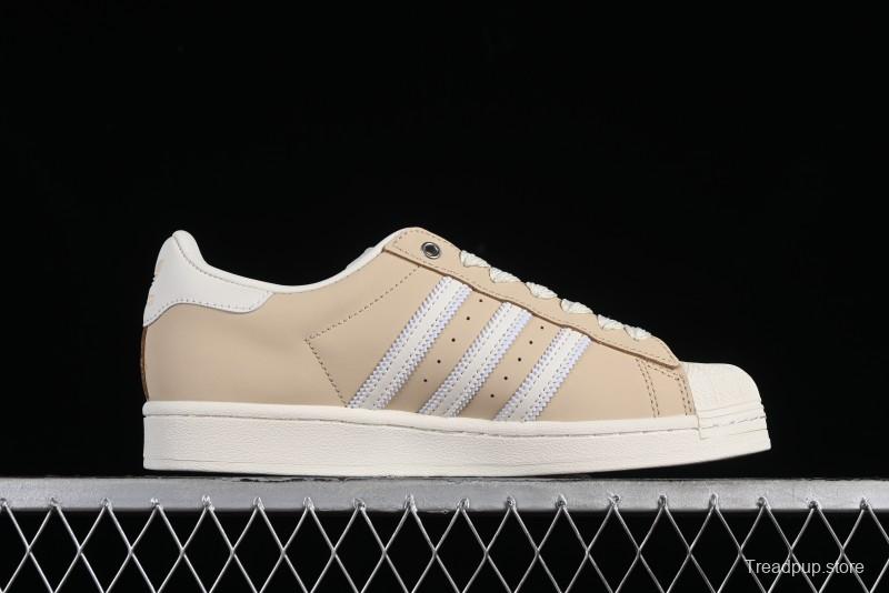Adidas Originals Superstar Casual Sneakers with Shell Toe Design - IE3039