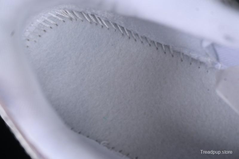 Nike P-6000 Metallic Chrome Runner - Sleek & Stylish Performance Sneakers