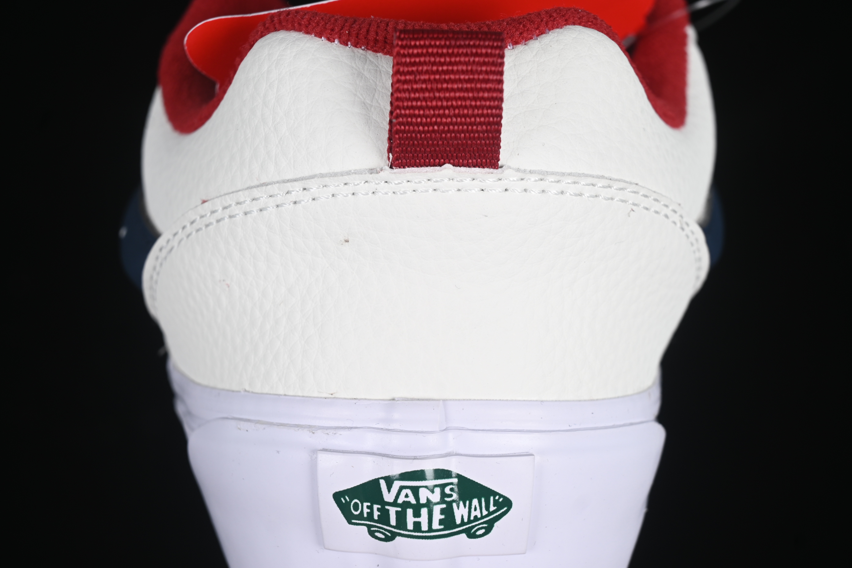 Vans Knu Skool Low Top Retro Chunky Sneakers with Oversized Logo - VN0009QC377