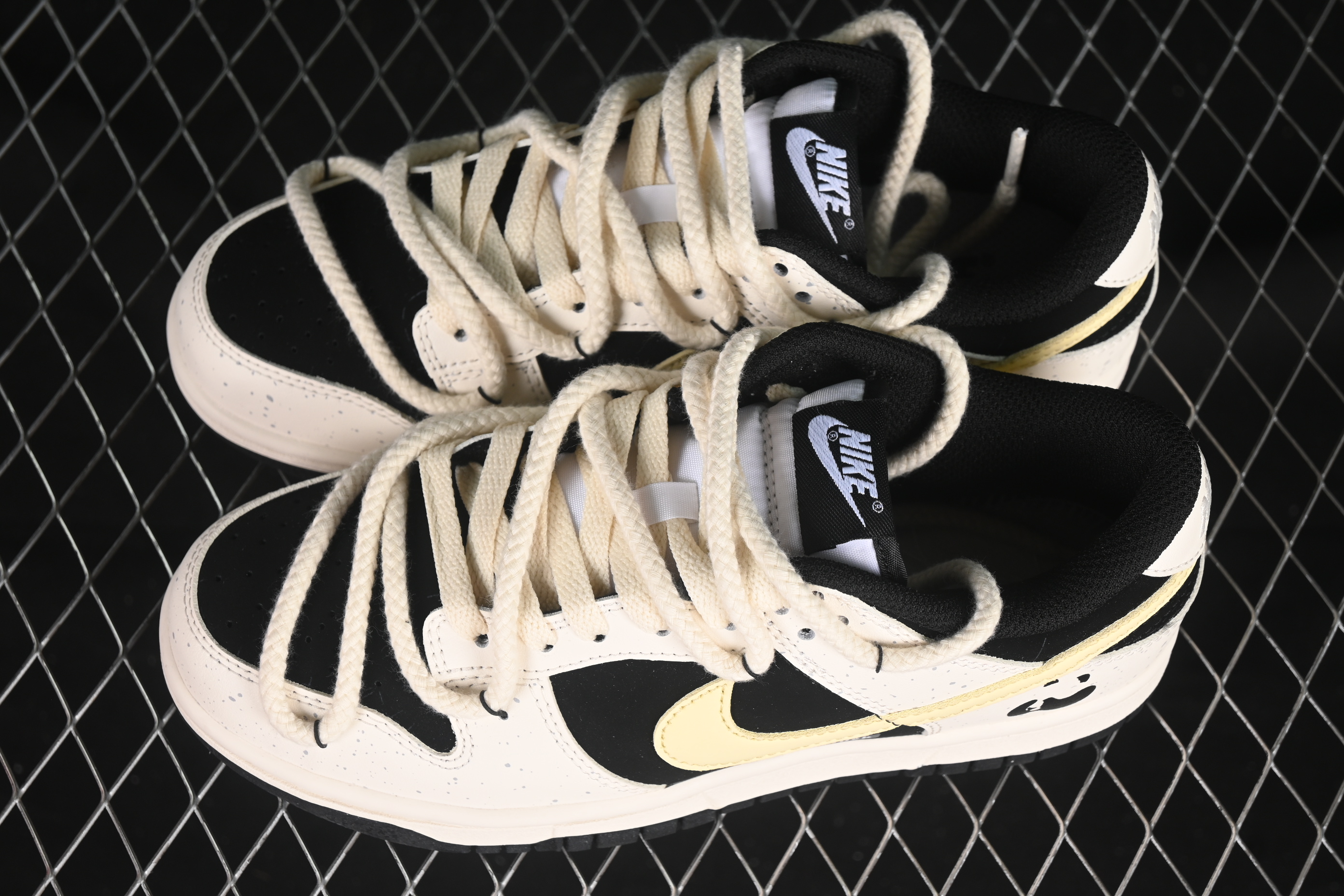 Nike Dunk Low Retro Casual Sneakers with Panda Cheesy Colorway and Splatter Effect - DD1391-100