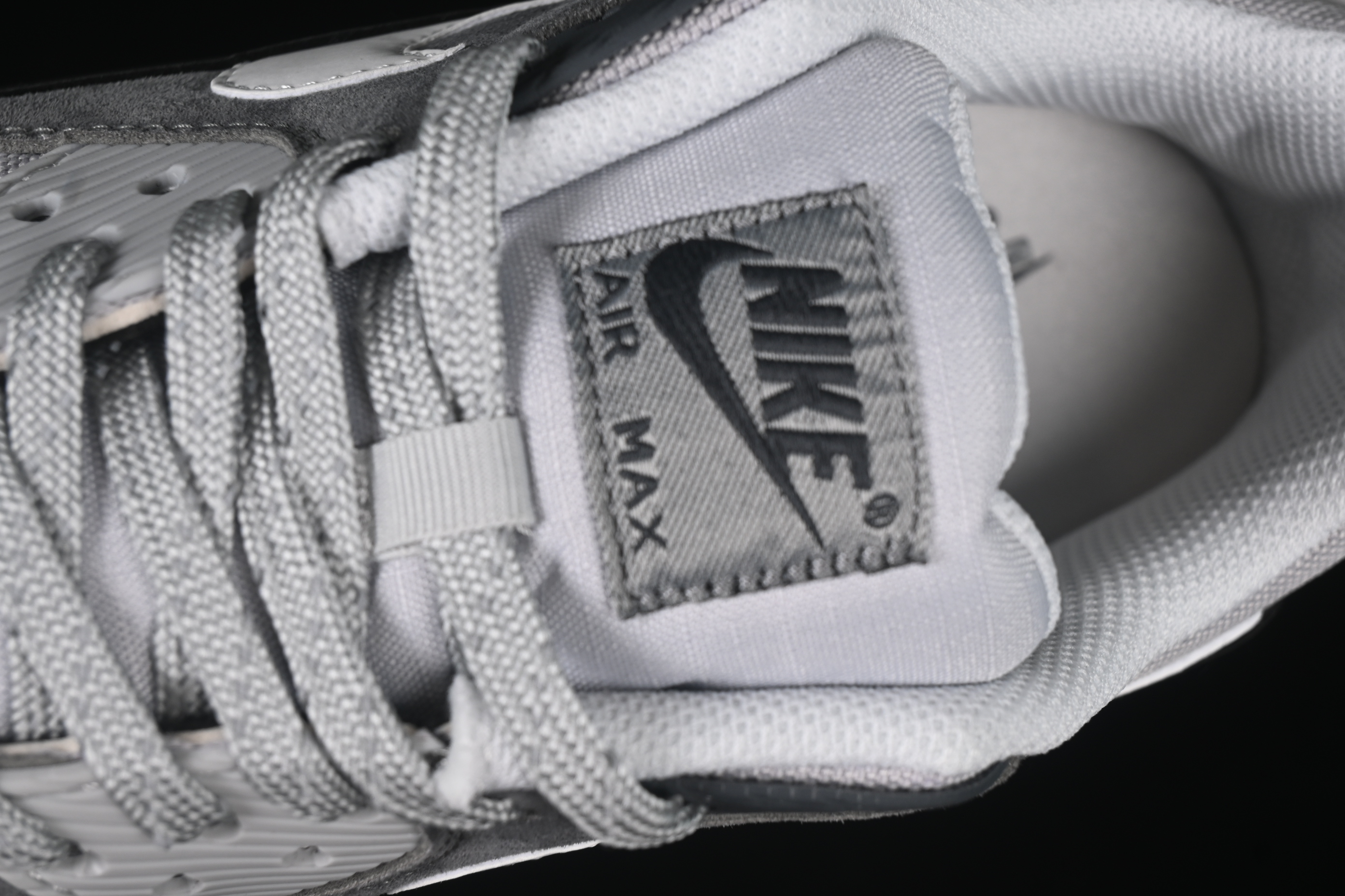 Nike Air Max 90 Retro Running Shoes with Visible Air Cushion - HQ3817-001
