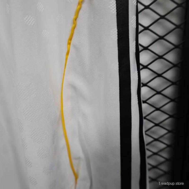 Player Version 25/26 Real Madrid Home Shorts