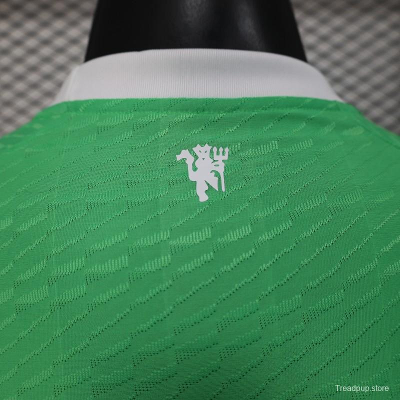 Player Version 25/26 Manchester United Green Goalkeeper Jersey
