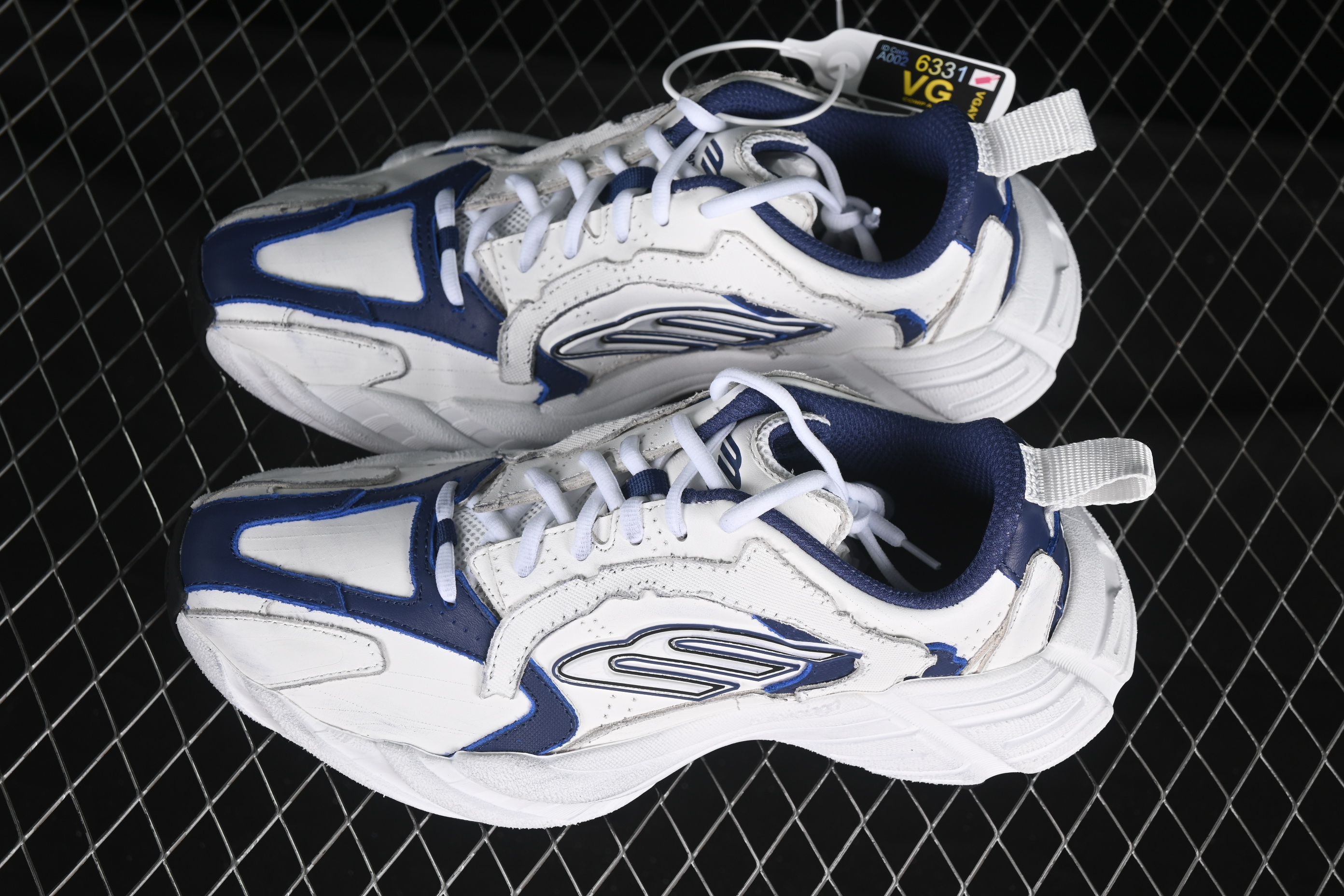 Balenciaga Monday Leather Round Toe Lace-Up Low Top Lifestyle Sneakers - WDWTS4090
