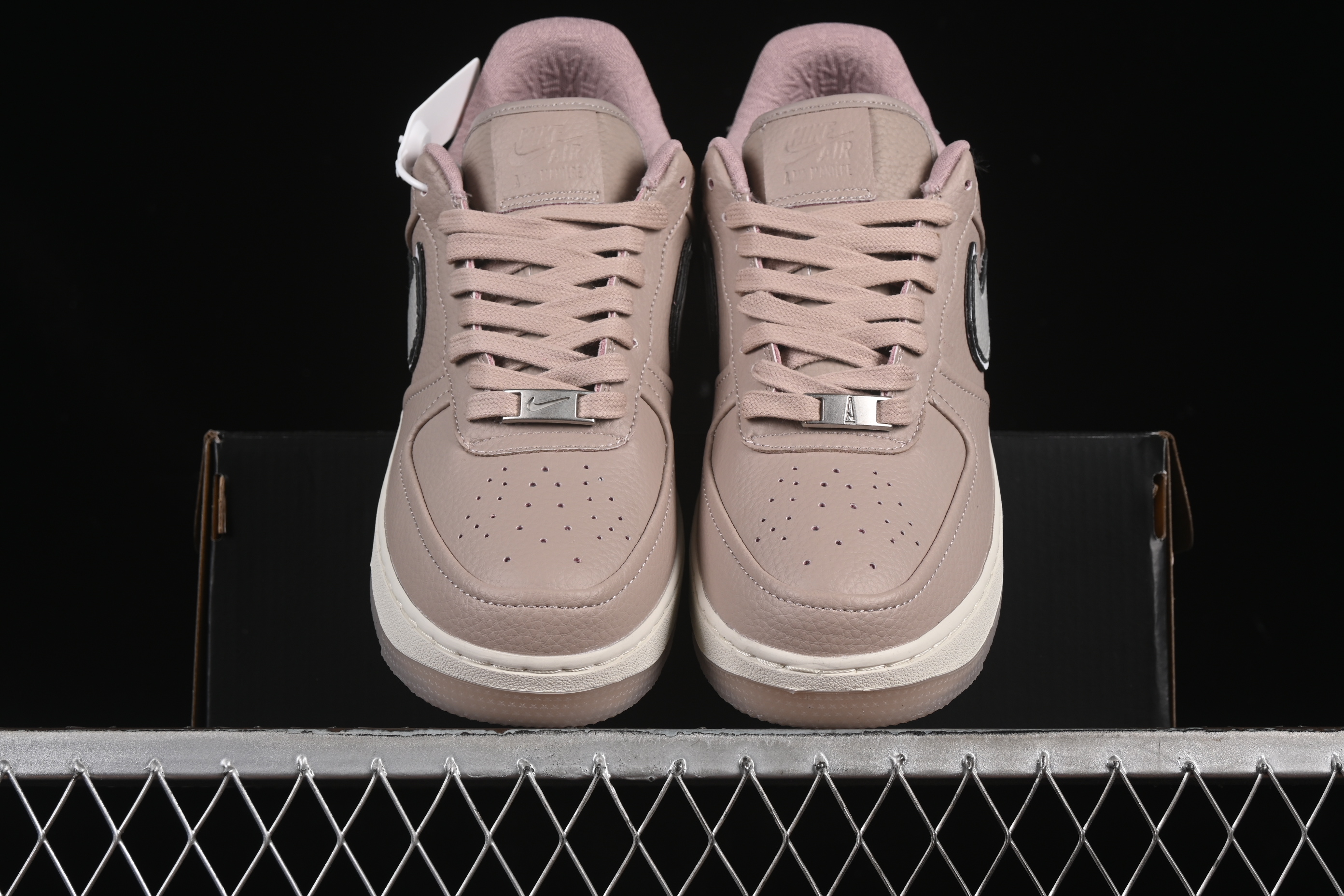 Nike A Ma Maniére x Air Force 1'07 Low Casual Sneakers with Premium Leather and Signature Lining - HF4084-200