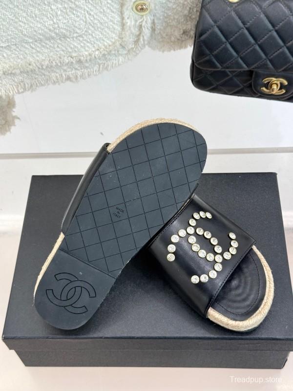 2025 Slippers Chanel Black Leather Slippers