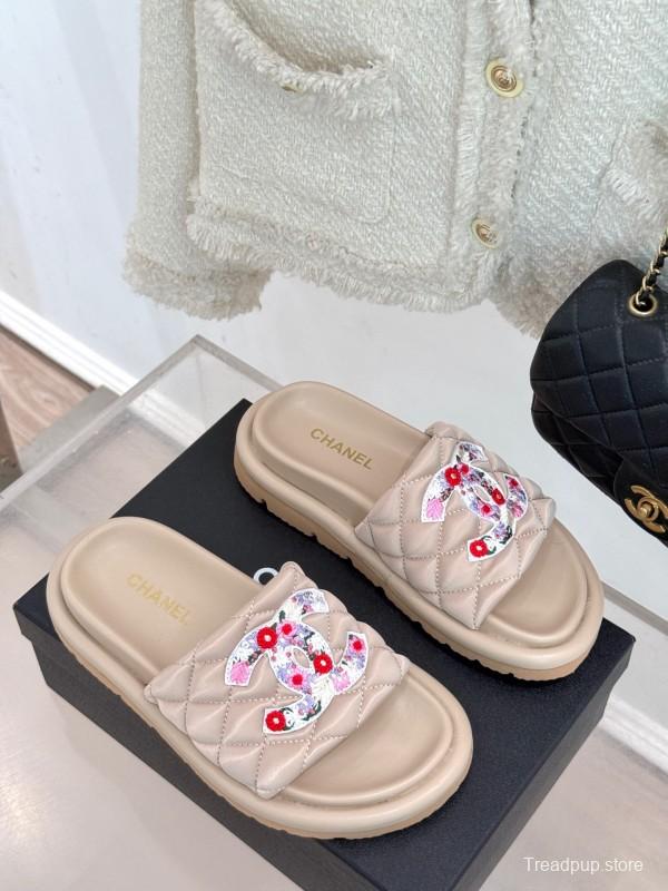 2025 Slippers Chanel Beige Silk Floral Pattern