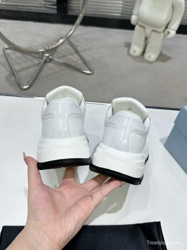 2025 Women Prada White Leather Sneakers KFY00310