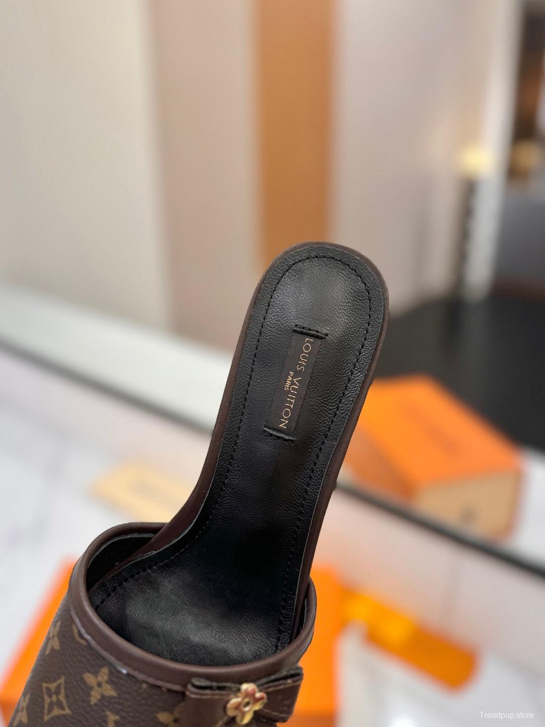 2025 Women Louis Vuitton Brown Leather Sandals KFY00310