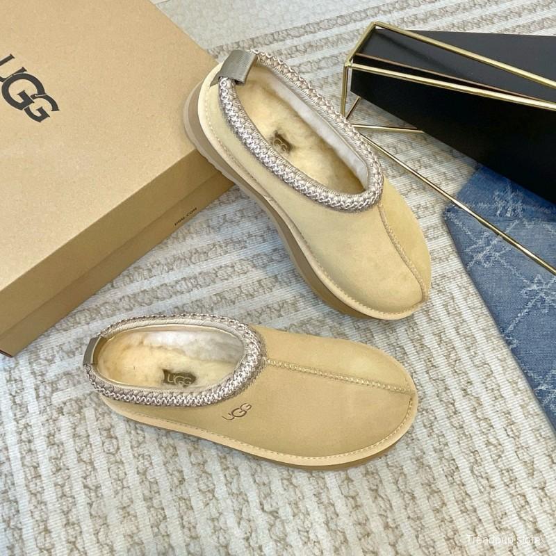 2024 Women UGG Beige Suede Platform Slip-On MJ00230