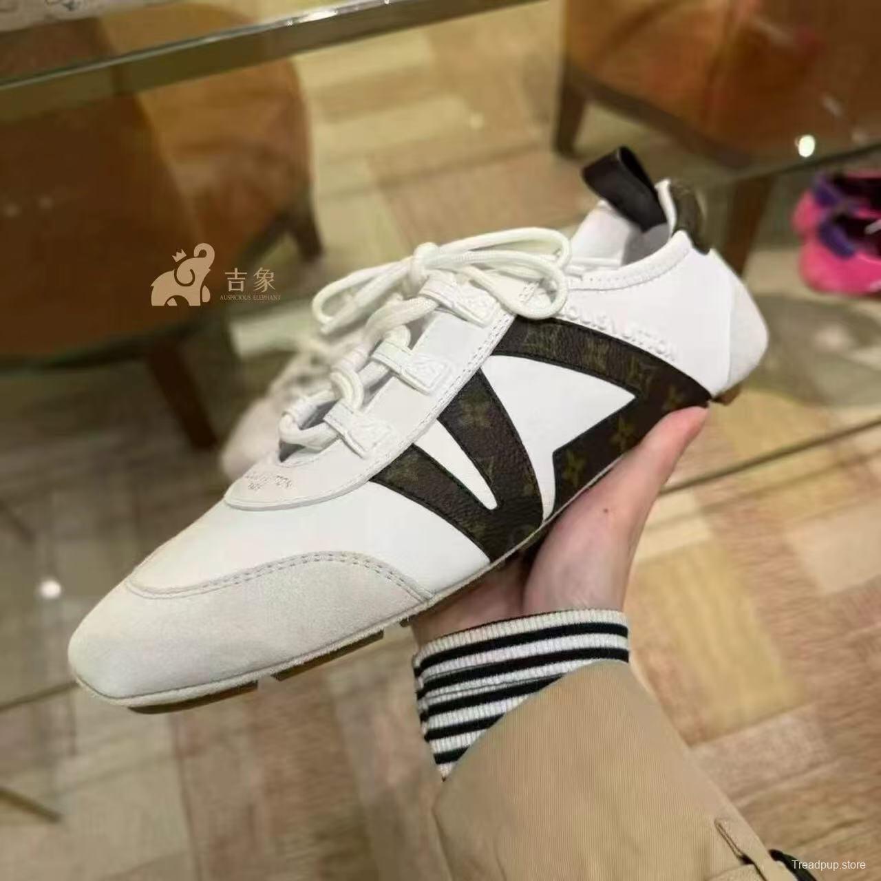 2025 Unisex Louis Vuitton White Brown Leather Sneaker LY00340