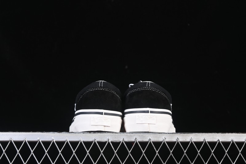 Vans Old Skool 36 Low-Top Retro Skate Shoes - VN000D2GBA2