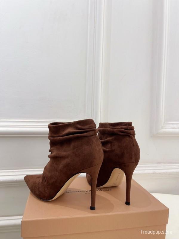 Gianvito Rossi Fall/Winter 2025 GR Pointed Toe Retro Pleated High Heel Ankle Boots - KFY00340