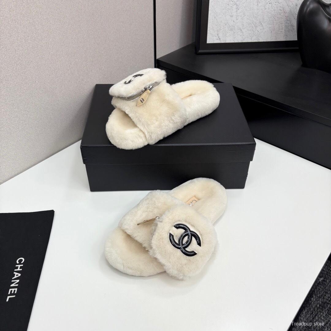 Chanel Spring/Summer 2025 Upgraded Fur Slippers with Rubber Sole - LY00270